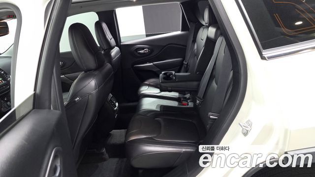 Jeep Cherokee (KL) 2.4 Longitude High AWD 2019 — фото 12