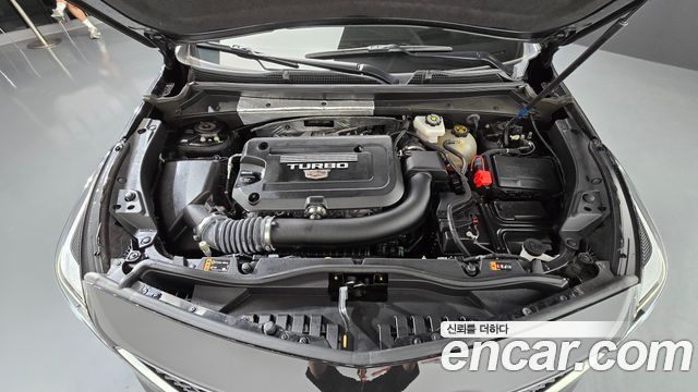 Cadillac XT4 2.0 Sport AWD 2023 — фото 6
