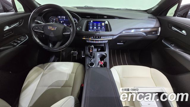 Cadillac XT4 2.0 Sport AWD 2023 — фото 7