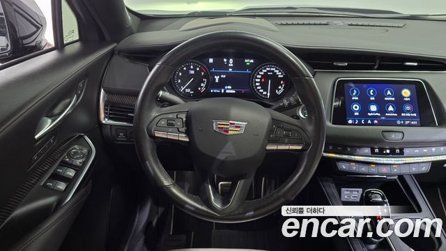 Cadillac XT4 2.0 Sport AWD 2023 — фото 13