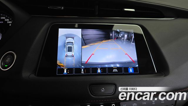 Cadillac XT4 2.0 Sport AWD 2023 — фото 14