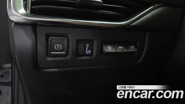 Cadillac XT4 2.0 Sport AWD 2023 — фото 20