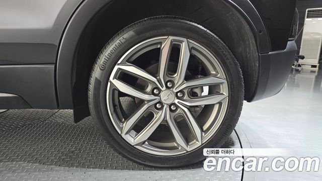 Cadillac XT4 2.0 Sport AWD 2023 — фото 21