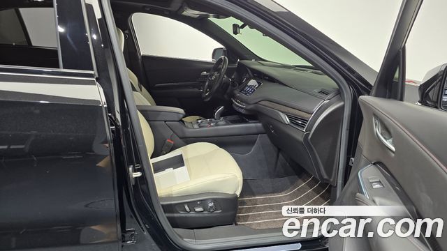 Cadillac XT4 2.0 Sport AWD 2023 — фото 26