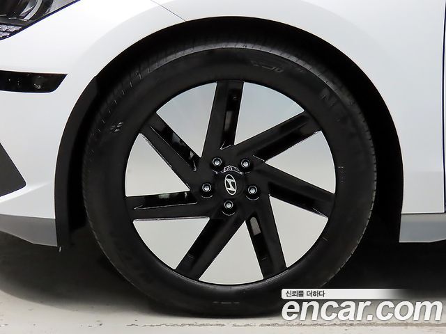 Hyundai Ioniq 6 Long Range Exclusive + 2025 — фото 5