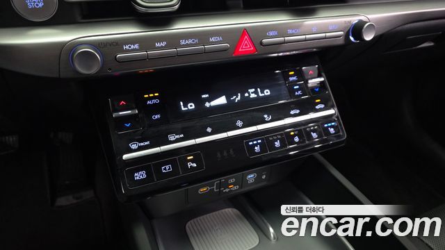 Hyundai Grandeur (GN7) 2,5 Gasoline 2WD Premium 2024 — фото 18