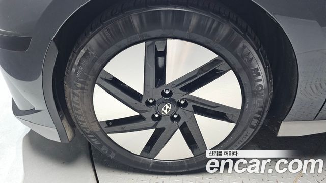 Hyundai Ioniq 6 Long Range Exclusive + 2023 — фото 5