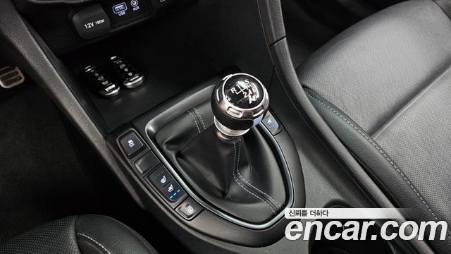 Hyundai Veloster (JS) 2.0 N 2020 — фото 9