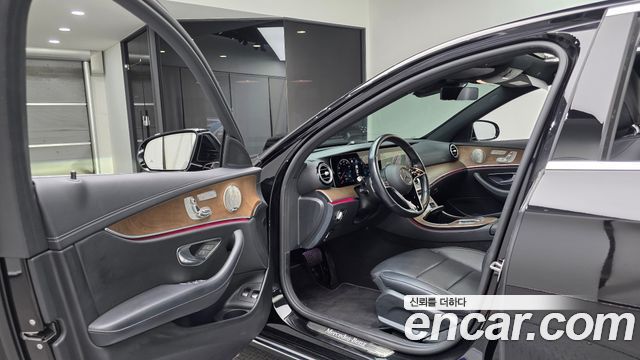 Mercedes-Benz E-Class (W213) E300e 4MATIC Exclusive 2021 — фото 10