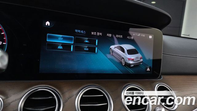 Mercedes-Benz E-Class (W213) E300e 4MATIC Exclusive 2021 — фото 15