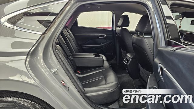 Hyundai Sonata (DN8) 1.6 Turbo Premium Family 2020 — фото 15