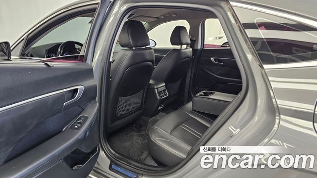 Hyundai Sonata (DN8) 1.6 Turbo Premium Family 2020 — фото 16