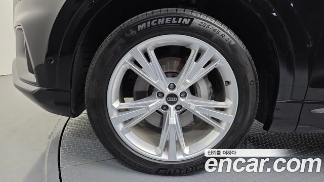 Audi Q8 (4M) 45 TDI Quattro Premium 2023 — фото 5