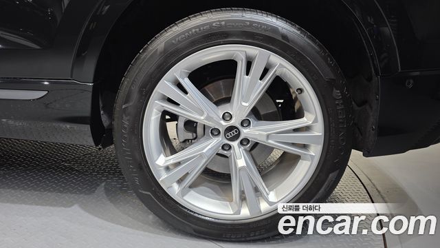 Audi Q8 (4M) 45 TDI Quattro Premium 2023 — фото 21