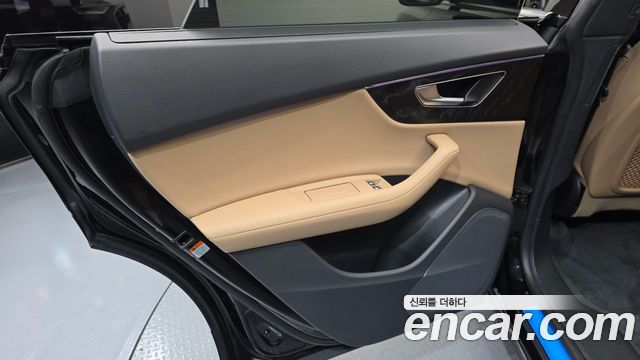 Audi Q8 (4M) 45 TDI Quattro Premium 2023 — фото 25