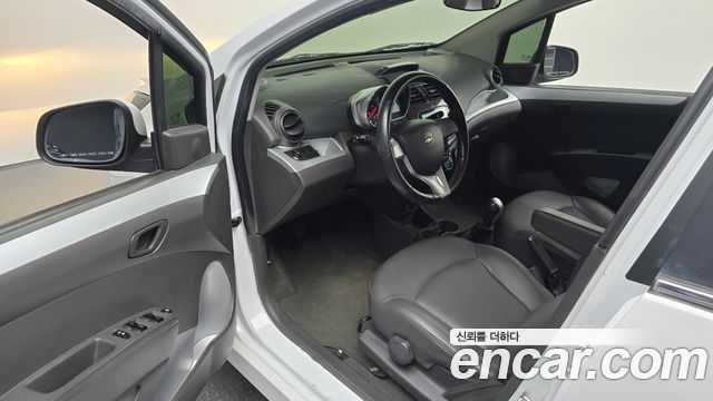 Chevrolet Spark LPG LT Standard 2014 — фото 10