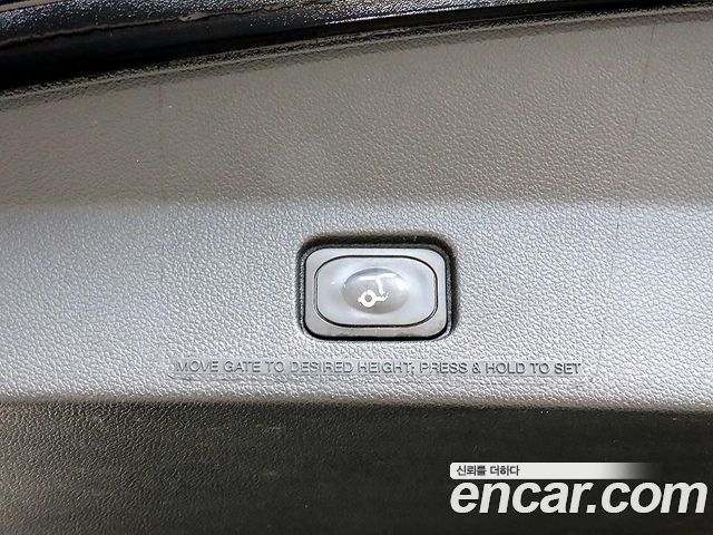 Ford Explorer 3.5 Limited 4WD 5th 2019 — фото 21