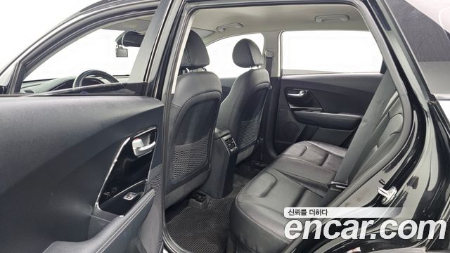 Kia Niro 1.6 HEV Prestige 2020 — фото 12