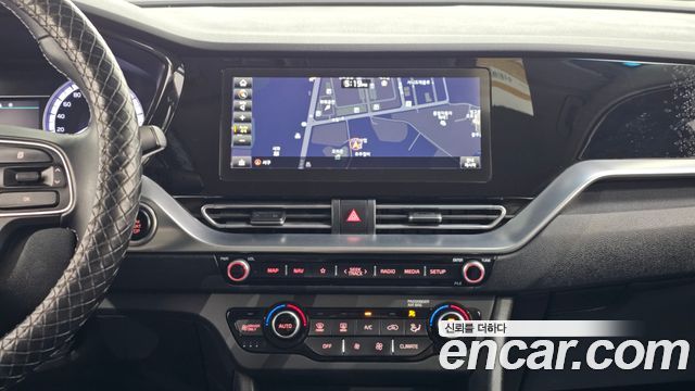 Kia Niro 1.6 HEV Prestige 2020 — фото 14