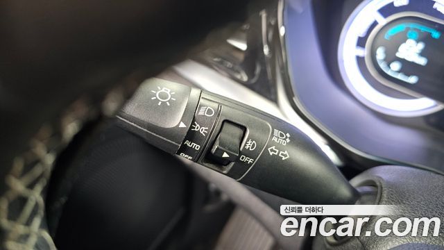 Kia Niro 1.6 HEV Prestige 2020 — фото 17