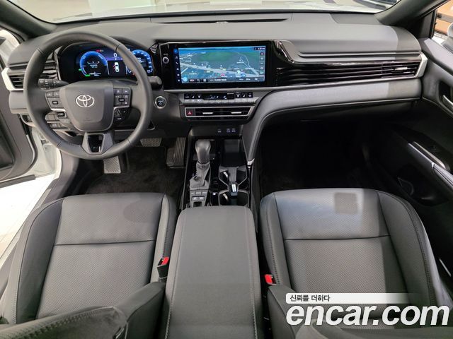 Toyota Camry (XV80) 2.5 XLE Hybrid 2025 — фото 7