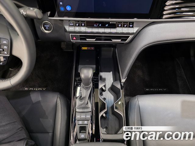 Toyota Camry (XV80) 2.5 XLE Hybrid 2025 — фото 9