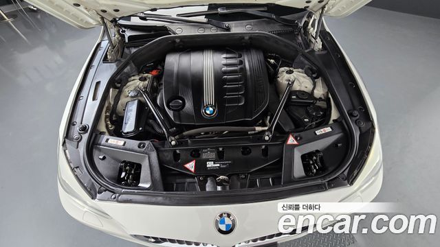 BMW 5 Series GT (F07) GT 30d 2011 — фото 6