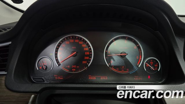 BMW 5 Series GT (F07) GT 30d 2011 — фото 8