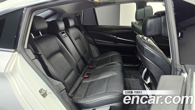 BMW 5 Series GT (F07) GT 30d 2011 — фото 15