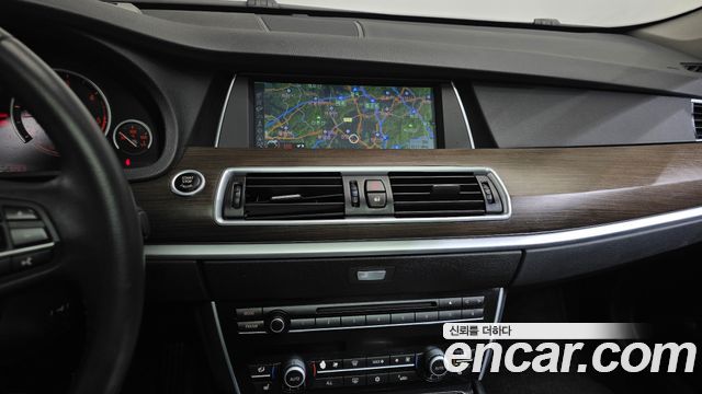 BMW 5 Series GT (F07) GT 30d 2011 — фото 16