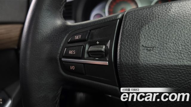 BMW 5 Series GT (F07) GT 30d 2011 — фото 21
