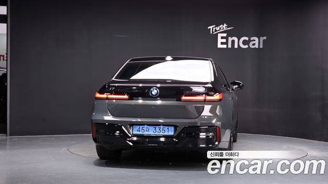 BMW i7 (G70) M70 xDrive M Performance 2025 — фото 4