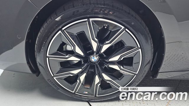 BMW i7 (G70) M70 xDrive M Performance 2025 — фото 5