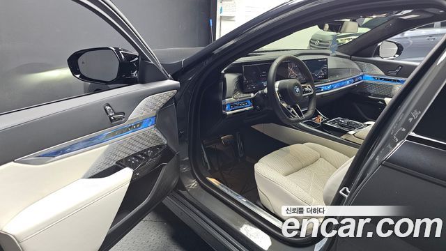 BMW i7 (G70) M70 xDrive M Performance 2025 — фото 10