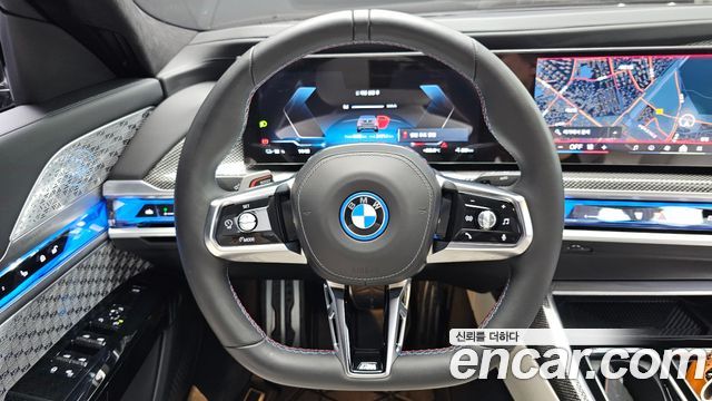 BMW i7 (G70) M70 xDrive M Performance 2025 — фото 12