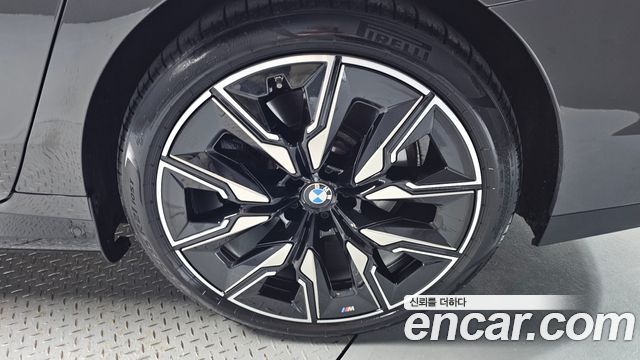 BMW i7 (G70) M70 xDrive M Performance 2025 — фото 21