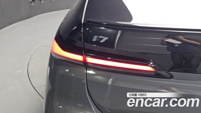 BMW i7 (G70) M70 xDrive M Performance 2025 — фото 23