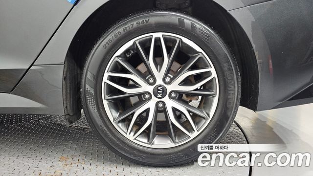 Kia K5 (III) 2.0 Prestige 2021 — фото 21