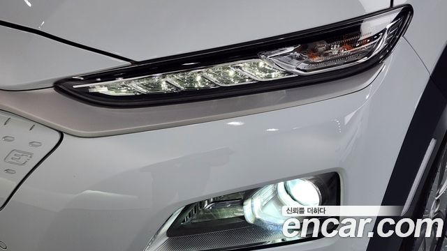 Hyundai Kona Electric Premium 2020 — фото 22
