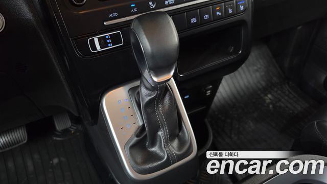 Hyundai Staria HEV 1.6T Cargo 5-Seater Modern 2026 — фото 9