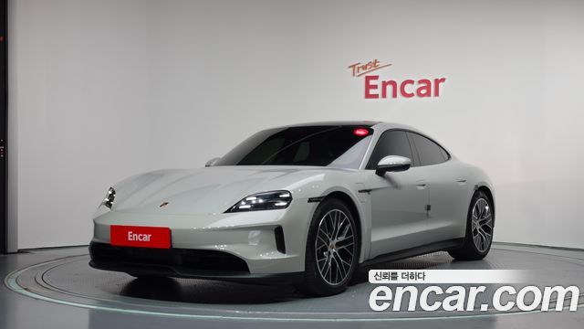 Porsche Taycan Base