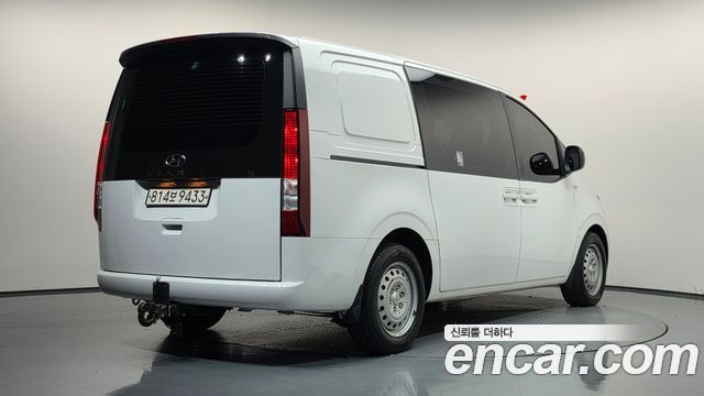 Hyundai Staria Cargo 5-Seater Smart 2023 — фото 2