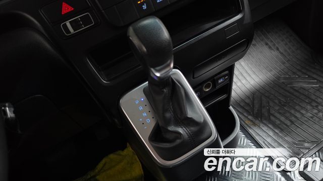 Hyundai Staria Cargo 5-Seater Smart 2023 — фото 9