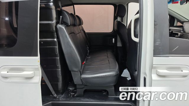Hyundai Staria Cargo 5-Seater Smart 2023 — фото 12