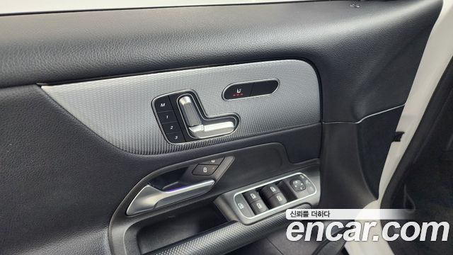 Mercedes-Benz GLB-Class (X247) GLB200 d 2021 — фото 24