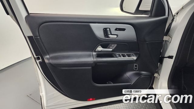 Mercedes-Benz GLB-Class (X247) GLB200 d 2021 — фото 30