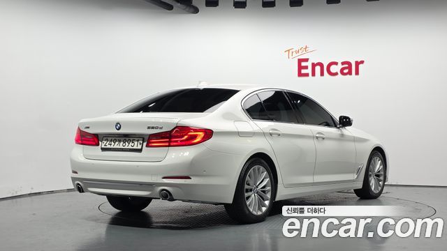 BMW 5 Series (G30) 520d xDrive Luxury Plus 2020 — фото 2