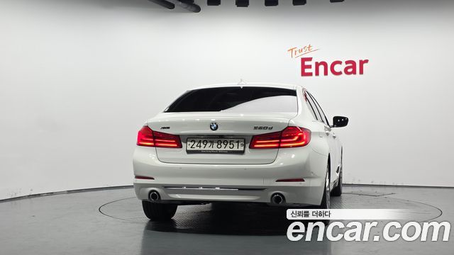 BMW 5 Series (G30) 520d xDrive Luxury Plus 2020 — фото 4