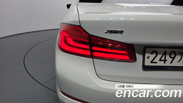 BMW 5 Series (G30) 520d xDrive Luxury Plus 2020 — фото 23