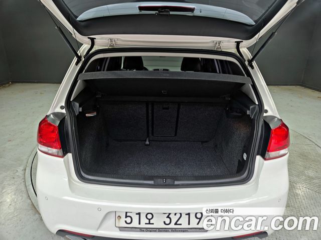 Volkswagen Golf (VI) 1.6 TDI Blue Motion StyleEdition 2013 — фото 24